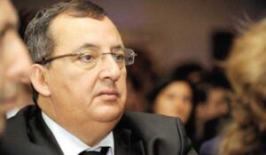 نقابة تهدد علي الفاسي الفهري المدير العام للكهرباء بفضح  ملفات ساخنة تتعلق بسوء التدبير