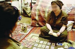 خطير:”شوافة” جلبت طفلة من البادية كخادمة و قدمتها لسعودي افتض بكارتها