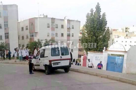 صادم بالفيديو:تلميذ يهشم أسنان أستاذة داخل القسم بسبب الاكتظاظ