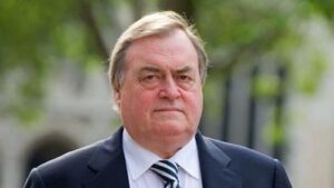 وزير بريطاني سابق يحل ضيفا على الجامعة الدولية بأكادير