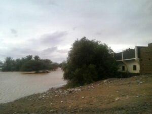 بالصور:التساقطات المطرية تتسبب في عزل عدد من المناطق عن العالم الخارجي و الحاق أضرار كبيرة بعدد من المنشآت بالسمارة