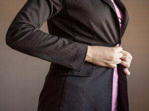 أكادير : قُبلة ومحاولة اغتصاب تلميذة تجر بائعا للملابس النسائية إلى  القضاء