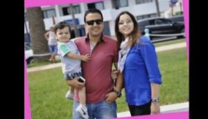 بالصور :”رشيد شو” رفقة زوجته و ابنائه