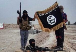 فظيع:شاب من داعش يذبح والده في ساحة عامة بسبب البغدادي