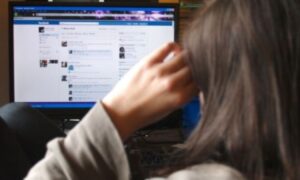 في خطوة قد تعيد الثقة إليه..فايسبوك يوقف تعقّب المستخدمين 8 فايسبوك
