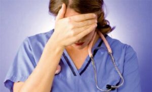 فضيحة:مسؤول بوزارة الصحة اتهم مسعفات بممارسة الدعارة بغرف مؤسسة صحية