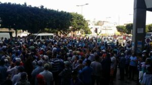 عاجل بالصور: غليان وفوضى عارمة في مسيرة إسقاط خطة التقاعد