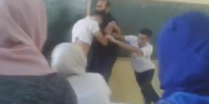 أستاذ الرياضيات بتارودانت بطل فيديو النزاع المستعر مع التلاميذ داخل القسم يلجأ للقضاء ومعطيات مثيرة تعرفها القضية