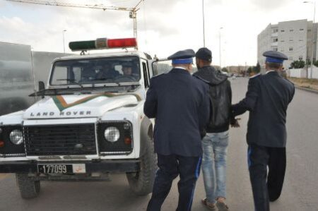 المنطقة الاقليمية للأمن بتارودانت تكثف من عملياتها ضد المظاهر الاجرامية بالمدينة وبمحيط المؤسسات التعليمية