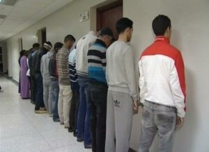 صيد ثمين لأمن تارودانت:اعتقال 18 شخصا ضمن عصابة ترويج المخدرات وحجز كمية مهمة من “الحشيش” وسكاكين كبيرة