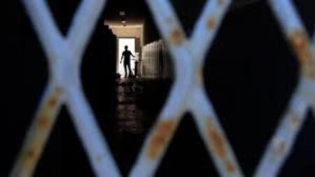 سجين يفر بطريقة مثيرة من نافذة مرحاض بتارودانت ومطاردة فاشلة لاعتقاله