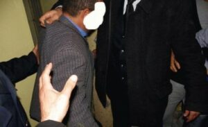 فضيحة: ضبط مدير بنك في أحضان امرأة متزوجة وهذا ما وقع