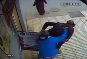 القبض على لص كان يحاول سرقة محل لبيع الهوتف نقالة