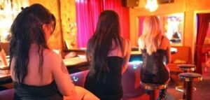 فضيحة:الإطاحة بشبكة وسيطات دعارة تستدرج القاصرات لصالح شخصيات اجتماعية وسياسية معروفة