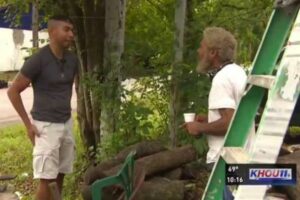 مشرد يلتقي ابنه بعد 37 عاماً من الفراق