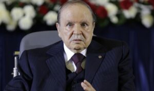 عاجل:أنباء عن وفاة “بوتفليقة” بفرنسا قبل قليل واستعداد صقور الجزائر لتعيين خلف له