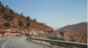 الطريق الوطنية رقم 1 الرابطة بين لخصاص وتكانت ستعرف انقطاعا أمام حركة السير