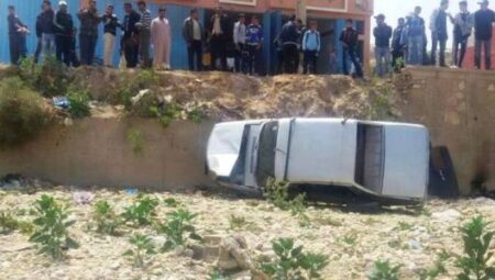 حادثة سقوط سيارة في واد بأكادير تطيح بشاب وفتاة يروجان "الحشيش" و"القرقوبي" تفاصيل أخرى مثيرة
