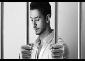 مثول “لمجرد” أمام القضاء مآزرا ب“الوحش”،و”لمعلم” في وضع لا يحسد عليه بعد تاجيل طلب السراح