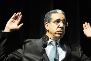 شخصيات نافذة تنهب المليارات من الملك البحري والولاة يهددون باستعمال القوة العمومية