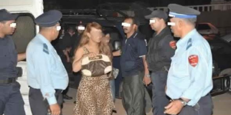 اعتقال "شيخة" وعشيقها "الرايس" يمارسان الجنس داخل غرفة بالفندق وهذا ما وقع