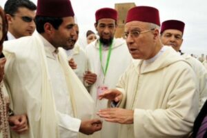 وزارة التوفيق توقف فقيها بتنغير عن الخطابة والإمامة بسبب ”الخروقات”