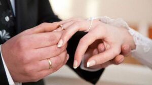 خبراء، يقترحون عقود زواج لعشر سنوات من أجل تقليل حالات الطلاق