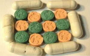 حبوب “الأكسطا وميدما” أكثر أنواع الأقراص ترويجا بأكادير وهذه أماكن المروجين وحيلهم