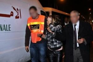 مثير:امرأة حاولت إدخال القرقوبي في جهازها التناسلي لزوجها المسجون وهذا ما وقع