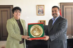 تكريم الفنان القدير ادريس المالومي من طرف السيدة والي جهة سوس ماسة