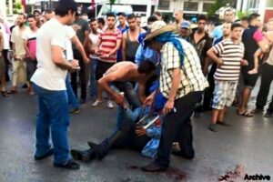 مرة أخرى..سائق “مجنون” يدهس شرطي مرور بالكورنيش وإليكم التفاصيل