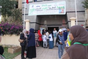 800 يتيم يستفيدون من قافلة طب الأسنان بأكادير