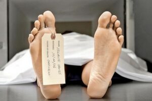 بلدية أكادير تهدد بائعي “أثواب الكفن” بالمساءلة والزجر