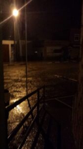 +فيديو مثير :فيضانات قوية تقطع الطريق الوطنية رقم 1 بين أكادير و الصويرة