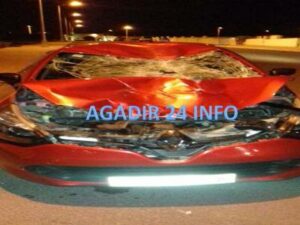 بالصور: حادثة سير خطيرة بالمدار السياحي لأكادير بطلها سائق دراجة ضخمة، تخلف خسائر فادحة