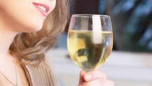 تحذير من “عقار” يفقد الفتيات صوابهن ويستخدم لاستغلالهن جنسيا