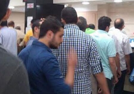 حركة غير عادية أمام محلات بيع الخمور بأكادير،ومبيعات قياسية تتحقق رأس السنة الميلادية الجديدة