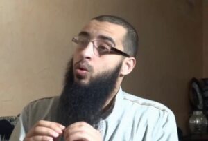 صدق أو لا تصدق:قاضي مغربي يمتهن غسل المراحيض بفرنسا