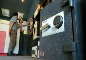 عصابة إجرامية خطيرة سرقت “كوفر فور” به 40 مليون تقع في قبضة رجال الشرطة