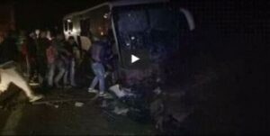 شاهد كيف انقلبت حافلة جمهور الرجاء البيضاوي