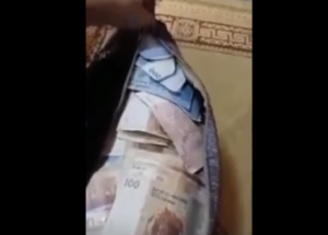 فيديو “الوسادة” البنكية المملؤة بالأوراق النقدية يزلزل الفايسبوك.