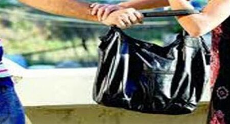 طلبة "أبطال" بأكادير يحاصرون لصوصا بالقرب من الحرم الجامعي، ويخلصون الطالبات من هول المنتشلين لحقائبهن.