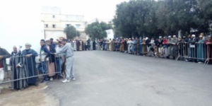 بالصور:طوابير من المرضى أمام مستشفى إنزكان لمحاربة داء العمى