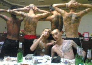 مافيوزي شينوي أوقع بتاجر مغربي واستولى على مليار سنتيم