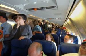 انزال مغربية من طائرة فرنسية بسبب تلفظها بكلمات نابية