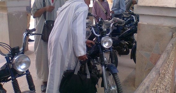 فضيحة: “مقدم” أمام وكيل الملك بتهمة مساعدة “بزناس” للإفلات من قبضة الأمن وهذه هي التفاصيل