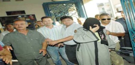 خطير:”قابلة” قطعت مولود إلى شطرين بعدما حاولت توليد شابة من أجل التستر على حملها من مشغلها المتزوج خطير:"قابلة" قطعت مولود إلى شطرين بعدما حاولت توليد شابة من أجل التستر على حملها من مشغلها المتزوج