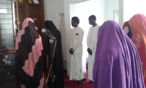 طالبة تشادية تعلن إسلامها بالمسجد الكبير بحي السلام باكادير وهذه قصة دخولها للاسلام