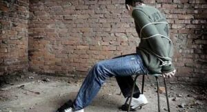 تفاصيل مثيرة عن الزوجة التي سخرت عصابة لاسترجاع أشرطة جنسية من عشيقها