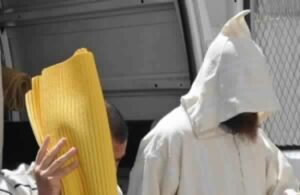 مثير:شاب يصرخ في ساحة عمومية ويقول “أنا رسول الله” وهذا مصيره